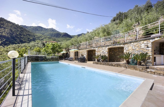 Apartment 'La Cicala 4' with Shared Pool, Private Terrace and Shared Garden
