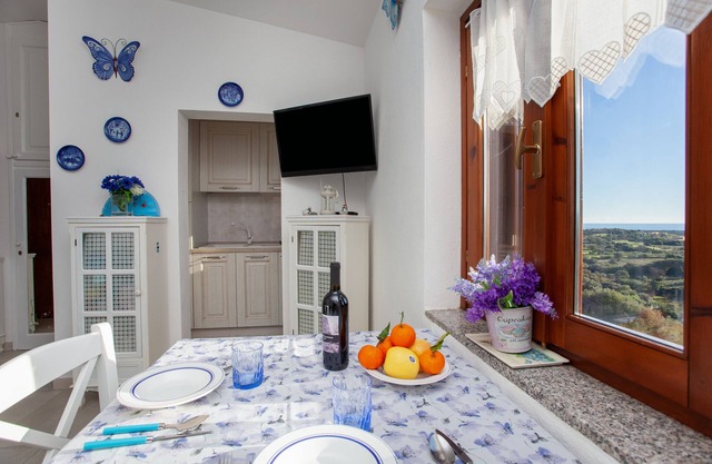 Ferienwohnung "La Finestra sul Mare" mit Meerblick, Privater Terrasse und WLAN