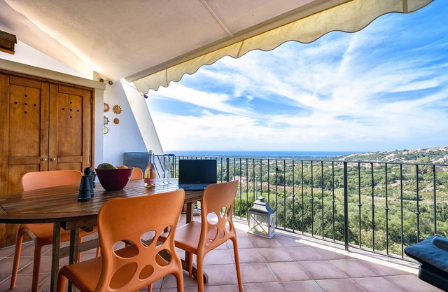 Apartment 'La Perla Bianca' with Sea View, Private Terrace and Air Conditioning