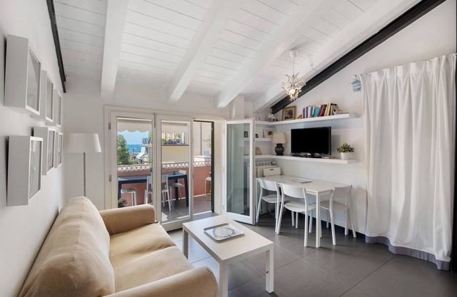 Ferienwohnung 'La Terrazza Di Via Daneri 2' mit Meerblick, Terrasse und Klimaanlage