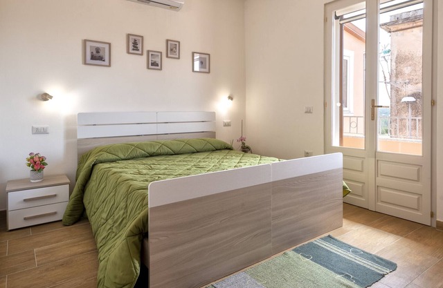 Ferienwohnung La Valle del Sole mit Bergblick, Seeblick, WLAN und Balkon