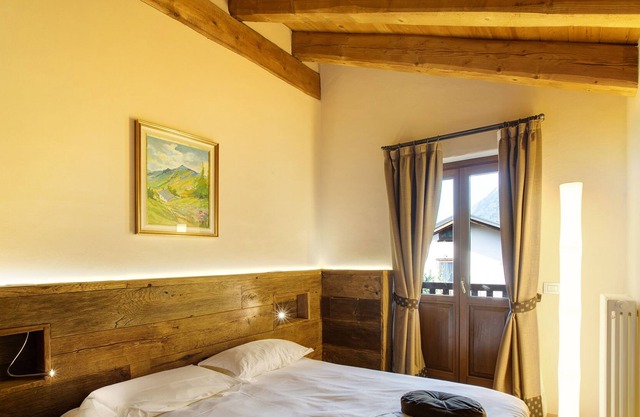 Apartment 'La Vigne De Papagran App5' with Mountain View, Shared Garden and Wi-Fi