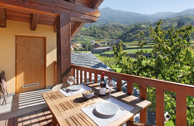 Apartment 'La Vigne De Papagran App6' with Mountain View, Shared Garden and Wi-Fi