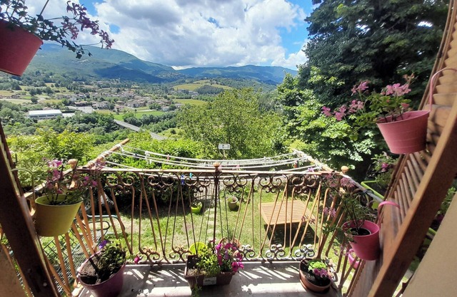 Ferienwohnung 'La Vista Sul Castello' mit Bergblick, Wi-Fi und Klimaanlage
