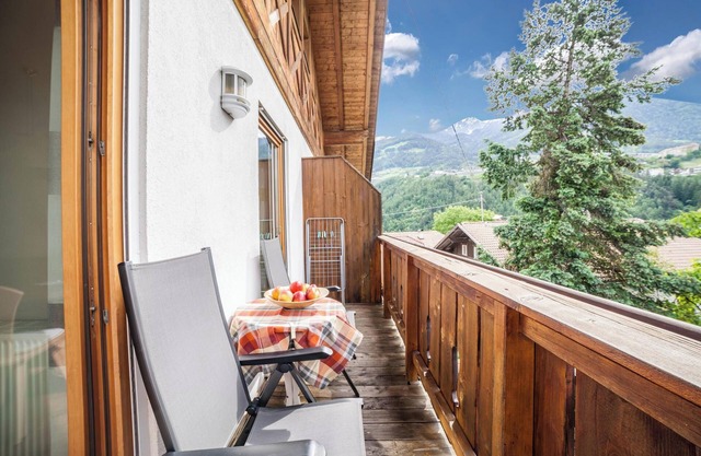 Ferienwohnung "Langeshof - Abendrot" mit Bergblick, WLAN, Balkon und Garten