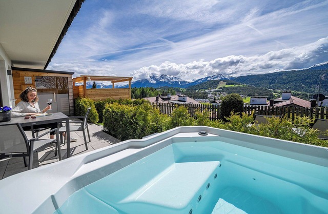 Ferienwohnung "Latemar": Privater Whirlpool, Finnische Sauna, Bergblick
