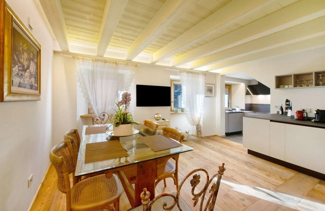 Apartment 'Le Bourg Charmant - Soleil d’été' with Mountain View, Shared Garden and Wi-Fi