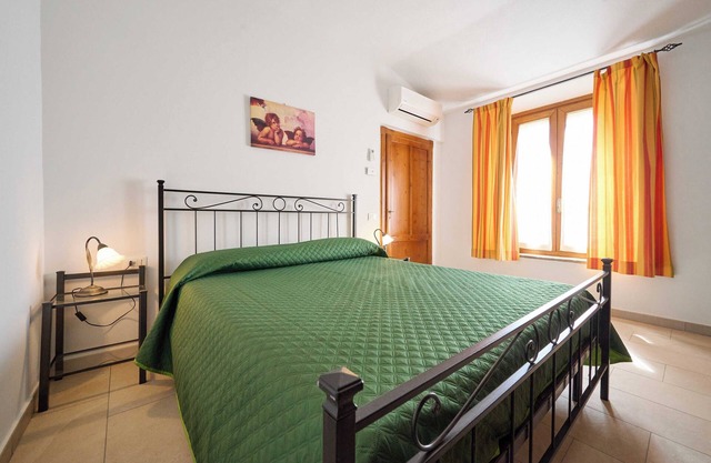 Apartment 'Le Sugherine - Pala' mit Gemeinschaftspool, WLAN und Klimaanlage