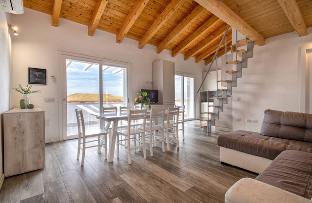 Ferienwohnung 'Le Palme's' mit Balkon, WLAN und Klimaanlage