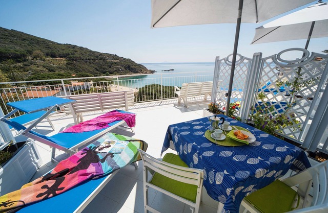 Ferienwohnung 'Le Sirene Mono 7' mit gemeinsamer Terrasse, WLAN und Klimaanlage