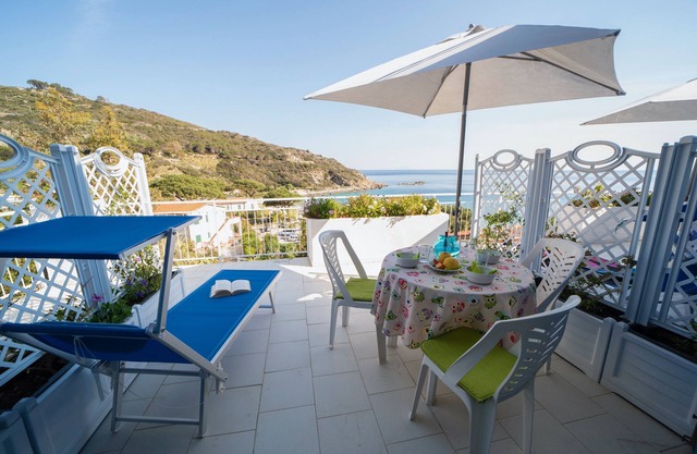 Apartment 'Le Sirene Mono 4' mit gemeinsamer Terrasse, WLAN und Klimaanlage