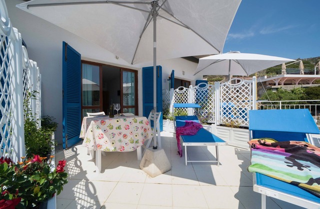 Ferienwohnung 'Le Sirene Mono 8' mit gemeinsamer Terrasse, WLAN und Klimaanlage