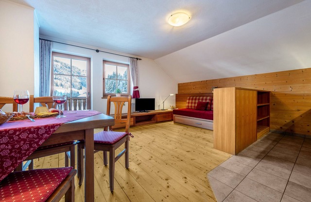 Ferienwohnung 'Lechnerhof 3' mit Bergblick, Gemeinschaftsgarten und WLAN