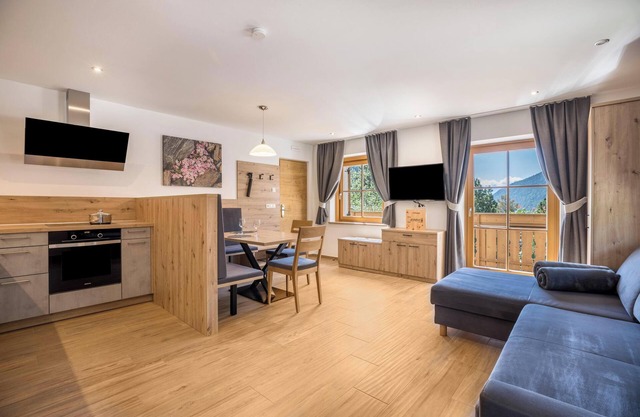Ferienwohnung 'Lechnerhof Murmeltier' in der Nähe des Skigebiets mit Bergblick, WLAN und Balkon