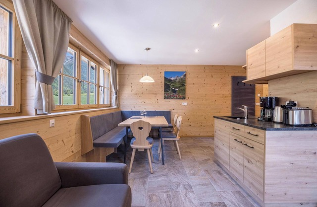 Apartment "Lechnerhof Schöne Aussicht" nahe des Skigebietes mit Bergblick, WLAN und Balkon