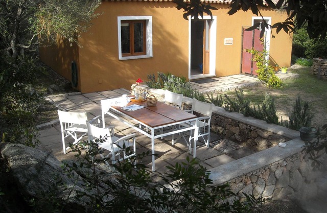 Apartment 'Li Licci' with Shared Pool, Private Terrace and Air Conditioning