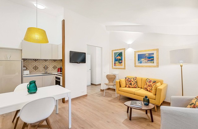 Wohnung "LIBECCIO" fein eingerichtet, im Grünen