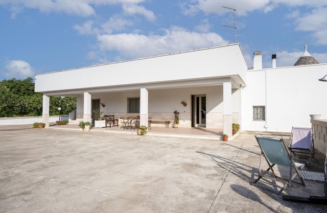 Ferienwohnung 'Limone' mit Gemeinschaftspool, privater Terrasse und WLAN
