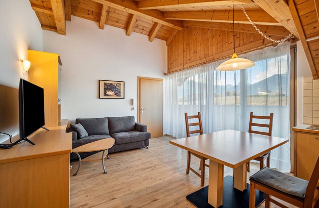 Ferienwohnung 'Linder 21' mit Bergblick, Gemeinschaftspool und Wi-Fi