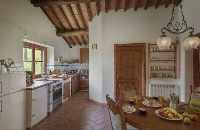 Apartment "Lo Zoppo" with horses and swimming pool