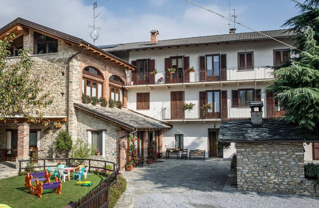 Ferienwohnung 'Locanda Ca Bianca - Family Suite' mit Bergblick, Gemeinschaftsgarten und WLAN