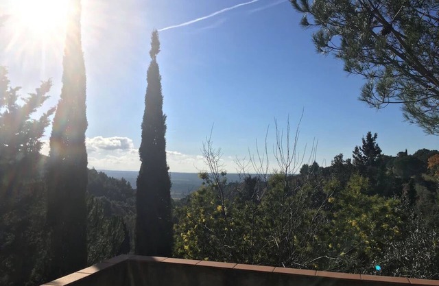 Apartment located in the tuscan hills with view of the islands, 8km to the sea