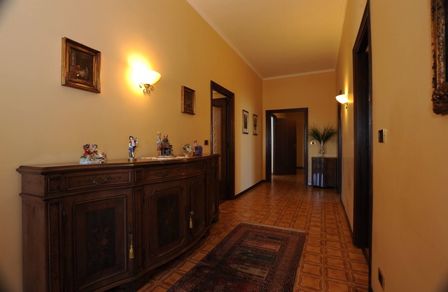 Apartment located on the second floor of an old historic villa