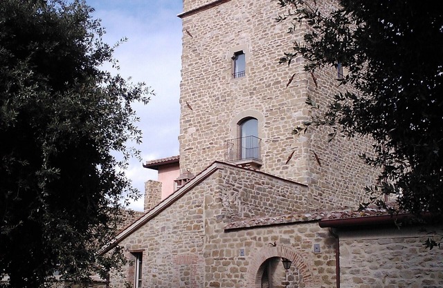 Wohnung befindet sich in der Baglioni-Pompili Rocca des vierzehnten Jahrhunderts.