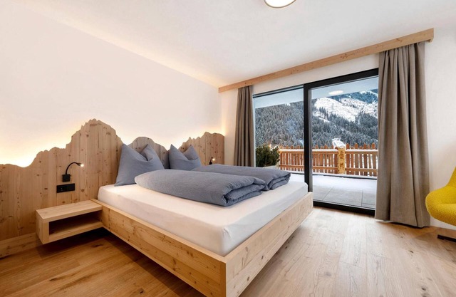 Ferienwohnung 'Lodge 2' mit Bergblick, privater Terrasse und Wi-Fi