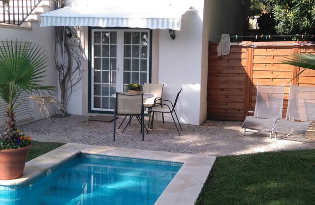 Wohnung m. Pool u. Meerblick, ca. 500m zum Strand in Sesimbra für max. 4 Pers