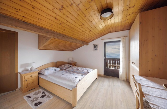 Ferienwohnung "Malgorerhof Lavendel" mit Bergblick, WLAN, Balkon & Gemeinschaftsgarten