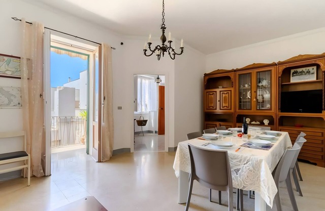 Apartment 'Malu' in Salento with Shared Terrace, Wi-Fi and Air Conditioning