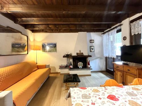Apartment Mansarda al Doss by Interhome