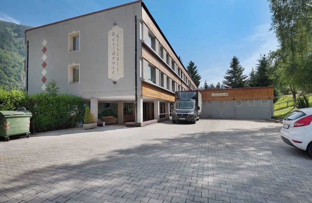 Ferienwohnung 'Marilleva 900 Kristall' mit Bergblick, Gemeinschaftsterrasse und Wi-Fi