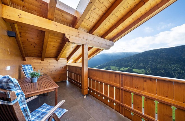 Ferienwohnung 'Matscherhof Helena' mit Bergblick, Gemeinschaftsgarten und Balkon