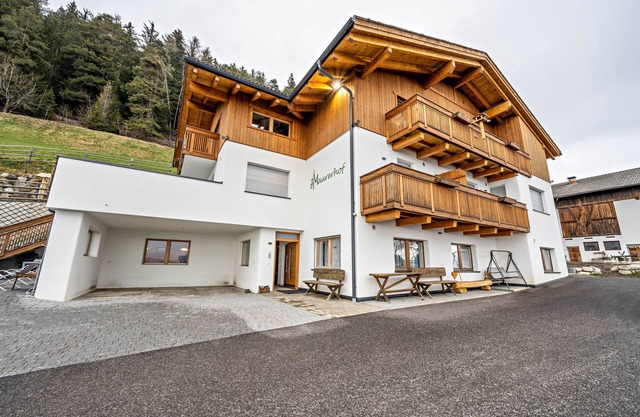 Ferienwohnung "Maurerhof Abendrot" mit Bergblick, Privater Terrasse und WLAN