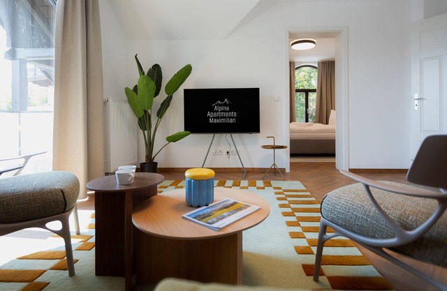 Ferienwohnung 'Max 10' mit Bergblick, Balkon und Wi-Fi