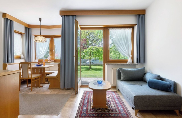 Ferienwohnung 'Mayr Eins' mit Bergblick, privater Terrasse und WLAN