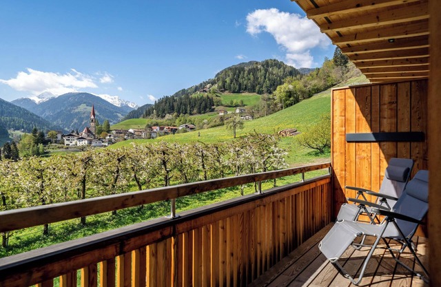 Ferienwohnung 'Mayrhof im Kirschengarten' mit Bergblick & Balkon