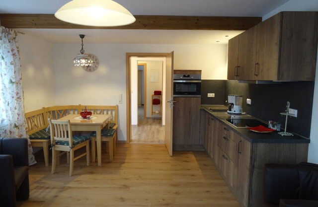 Ferienwohnung Monika für 4 Personen, 2 Schlafzimmer, Küchenzeile, Balkon, 80 qm