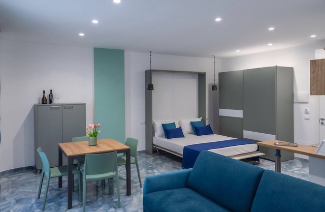 Ferienwohnung 'Monolocale A Due Passi Dagli Scavi' mit Bergblick, Wi-Fi und Klimaanlage