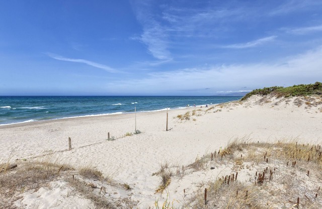 Apartment 'Monte D' Accoddi' with Wi-Fi and Air Conditioning