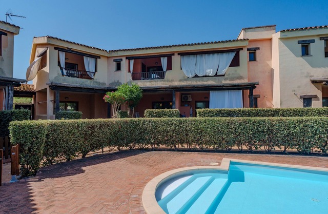 Apartment 'Mora' with Shared Pool, Private Terrace and Air Conditioning