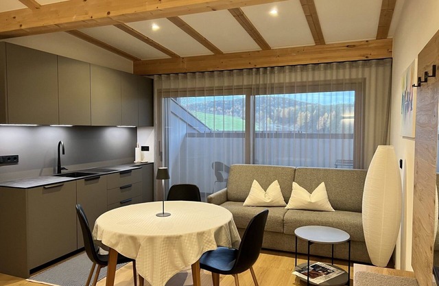 Ferienwohnung 'Mountain Stay Sunrise' mit Bergblick, Gemeinschaftsgarten und Wi-Fi