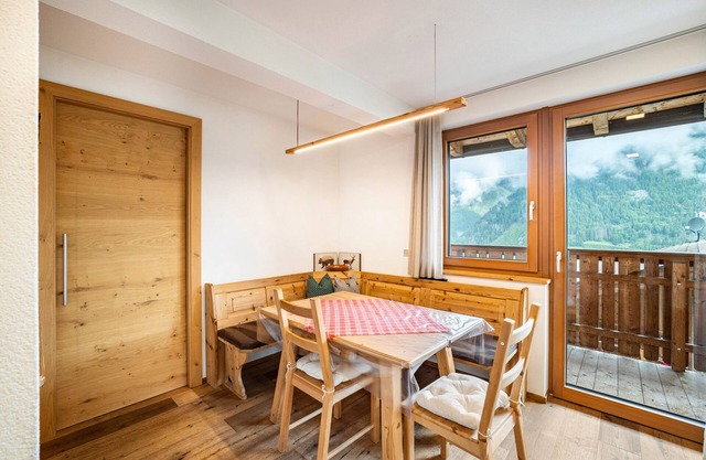 Ferienwohnung 'Mountainfarm Innertrein Natur' mit Bergblick, Gemeinschaftsgarten und Wi-Fi