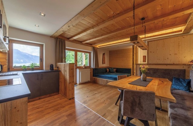 Ferienwohnung 'Mühlanderhof Apt Piz Lad' mit Seeblick, Gemeinschaftsterrasse und WLAN
