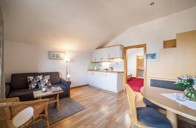 Ferienwohnung "Mutspitz Rainegg" mit Bergblick, WLAN, Garten & Balkon