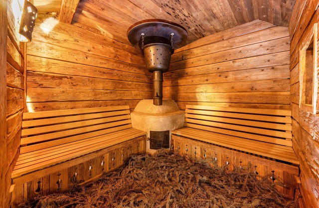 Ferienwohnung 'Naturoase Stegerhof Margerite' mit Bergblick, Gemeinschaftspool und Sauna