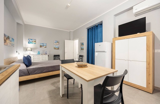 Apartment 'Naurra' with Balcony and Air Conditioning