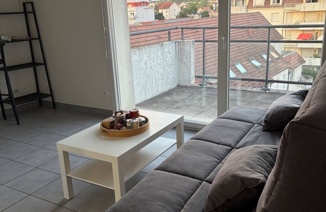 Apartment near flag and republic